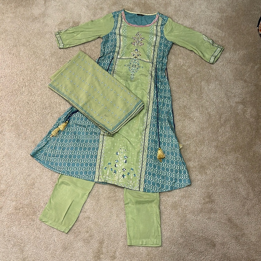 Women’s green kurta